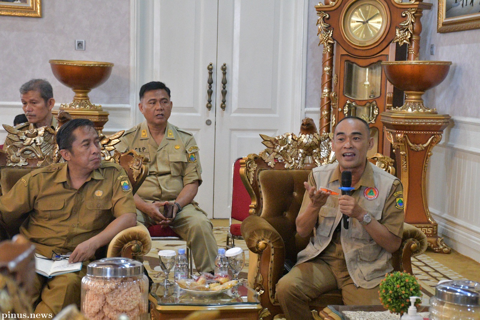 Audensi dengan Warga Limbangansari, Bupati Cianjur: Terkait Gempa Datang Saja ke BPBD