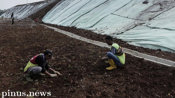 TPA Pasir Sembung Ditutup, Cianjur Kesulitan Membuang Ratusan Ton Sampah Setiap Hari 