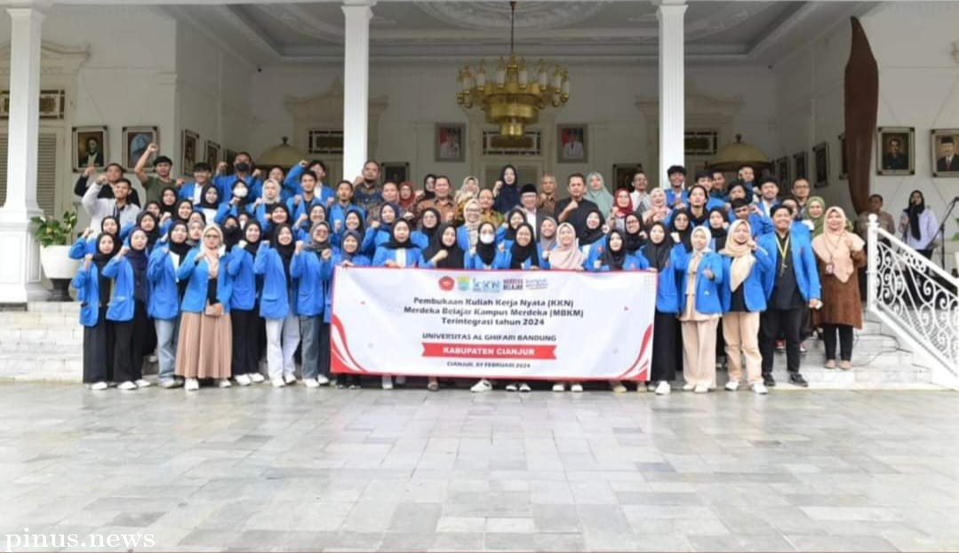 100 Mahasiswa Universitas Al- Ghifari Laksanakan KKN di Cianjur