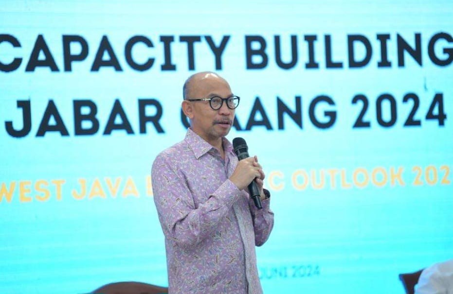 Tingkatkan Wawasan Kepala OPD dan Dirut BUMD Mengenai Isu Ekonomi Global-Regional