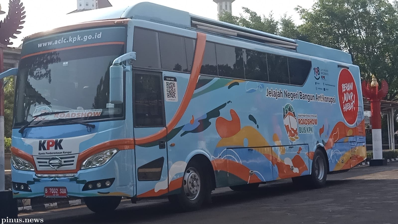 KPK Datang Pakai Bus Ke Pendopo Cianjur, Ada Apa?