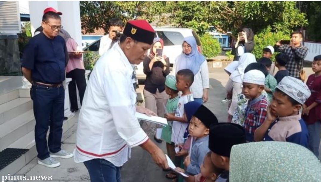 Karyawan Perumdam Tirta Mukti Cianjur Rutin Beri Santunan Kepada Anak Yatim