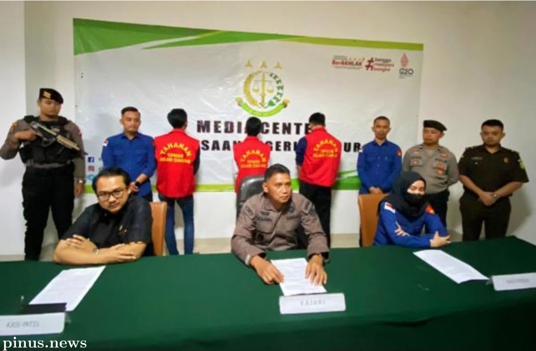 Kejari Cianjur Tahan 3 Terduga Dalang Tindak Pidana Korupsi 3,1 Miliar di Bank Plat Merah