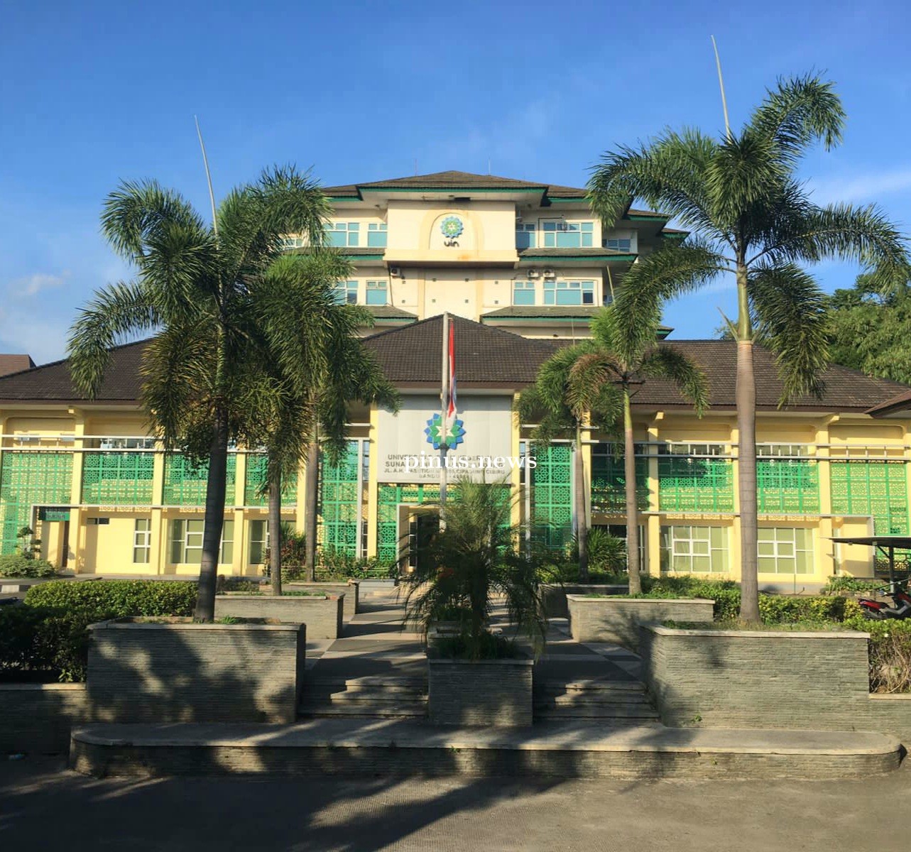 Taman_rektorat.jpg