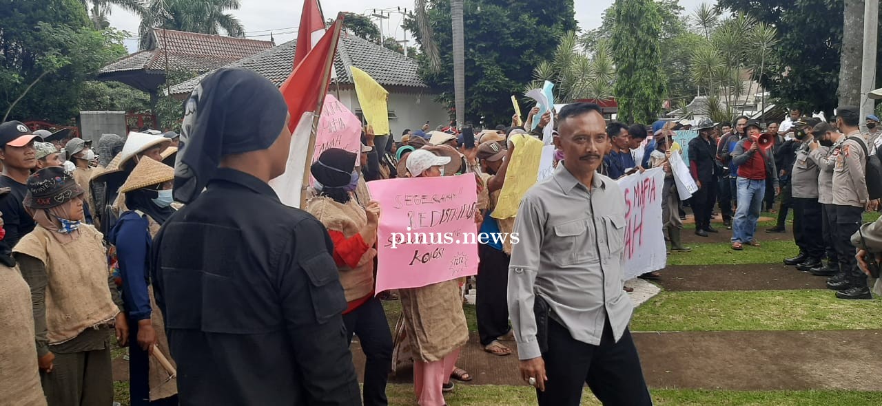 Ratusan Petani Demo Bupati Cianjur, Tuntut Tanah Garapan