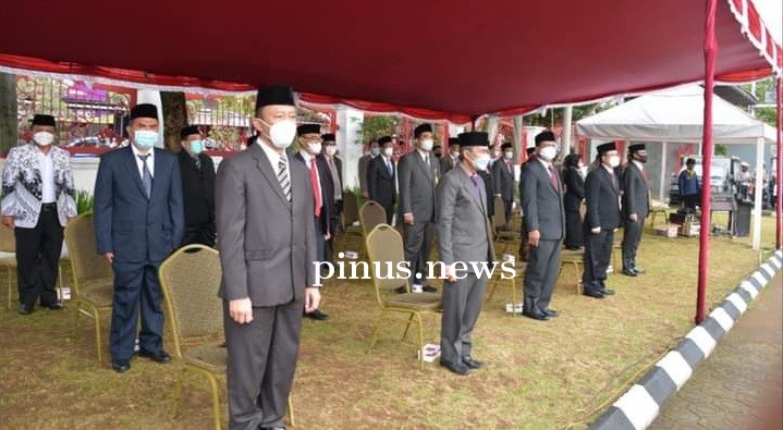 pejabat.jpg